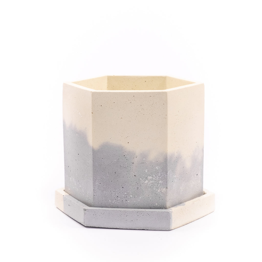 Macetero de Cemento Hexagonal con Plato - 8x8 cms.