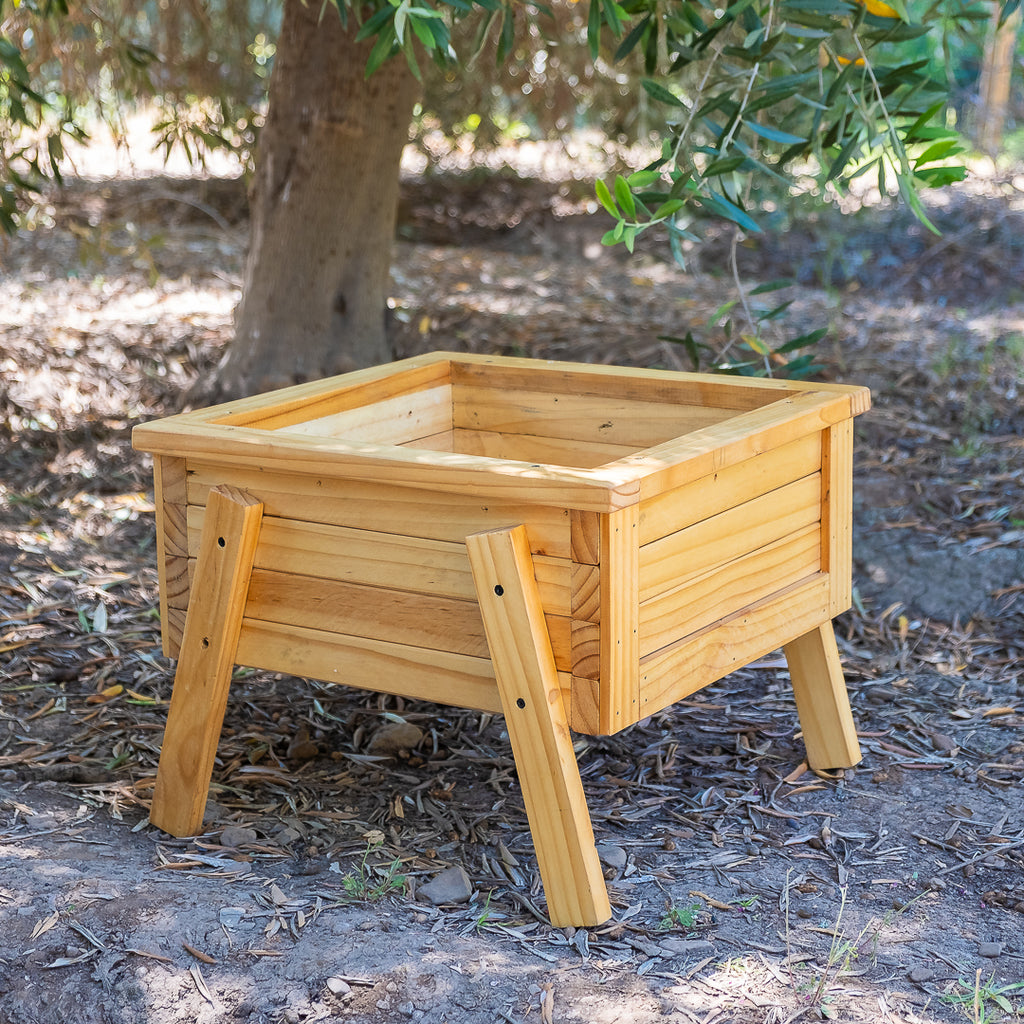 Macetero de madera pequeño - 32x32 cms.