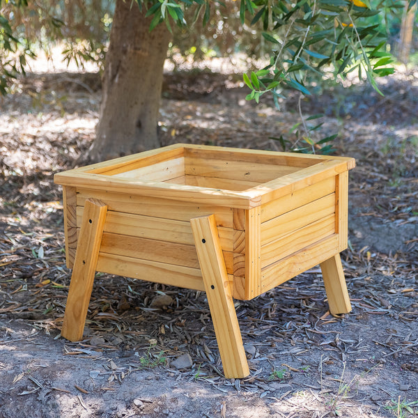 Macetero de madera pequeño - 32x32 cms.
